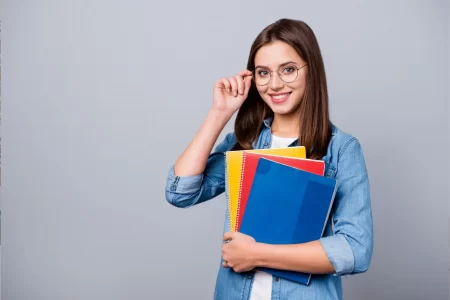 Découvrir les écoles de commerce à Caen : un guide pour les futurs étudiants